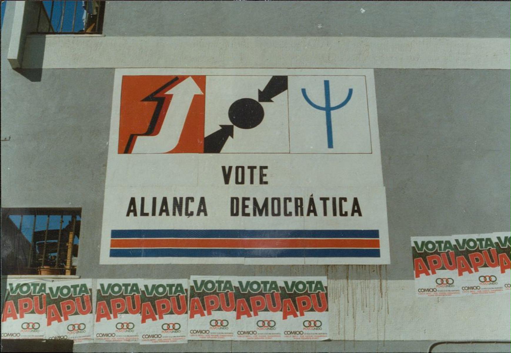 Cartaz da Aliança Democrática (AD)