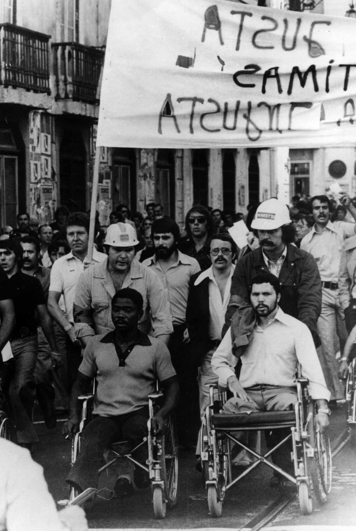 Manifestação dos Deficientes das Forças Armadas com destino a Belém (19 de setembro de 1975)