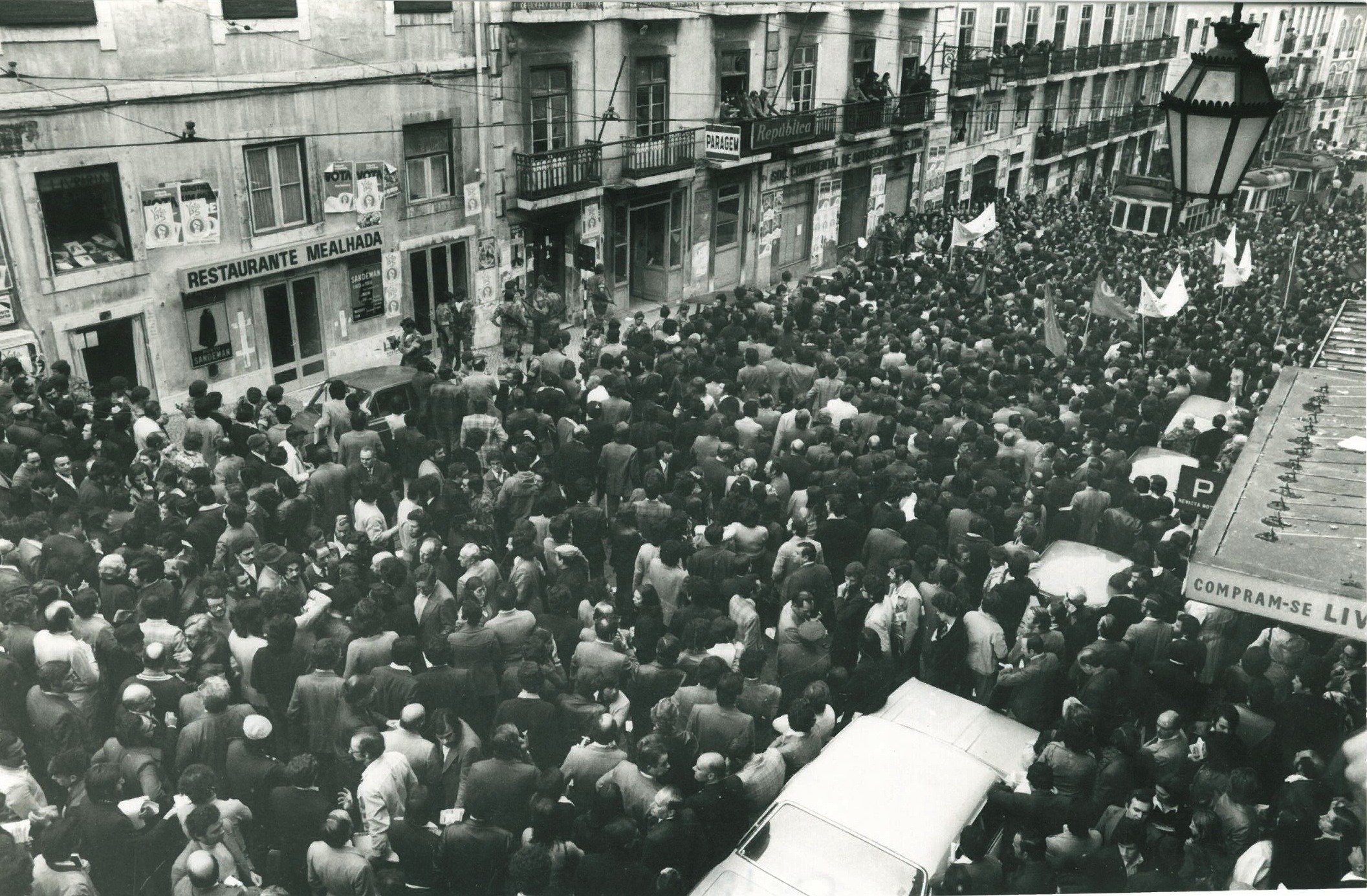 Manifestações no Jornal "A República" (maio de 1975)