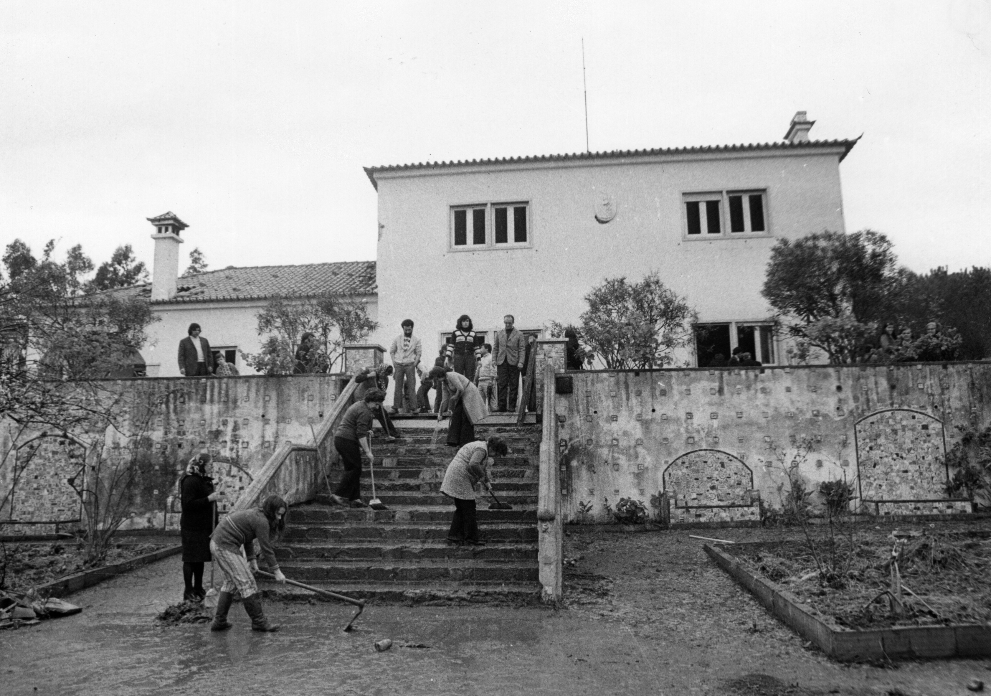 Quinta ocupada para instalação de uma creche