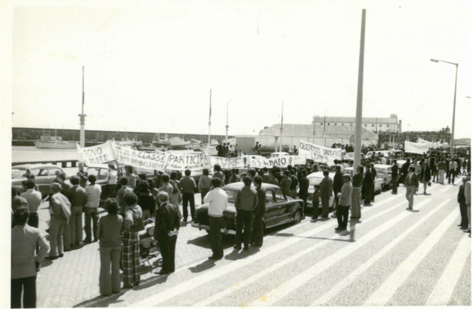 Manifestação 1º de Maio de 1974/Ilha Terceira, Açores (9)