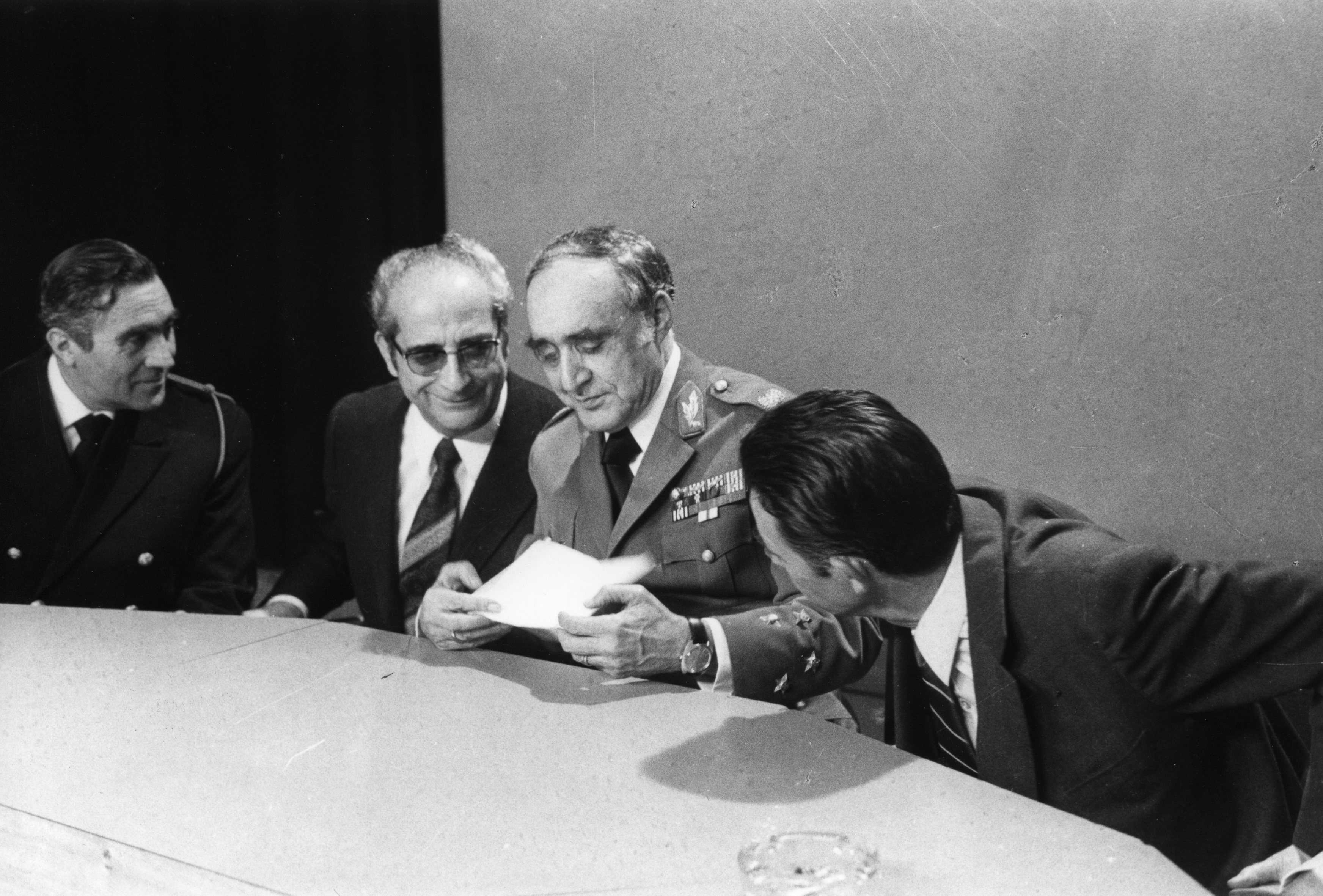 Conferência de Imprensa da Junta de Salvação Nacional, 26 de Abril de 1974