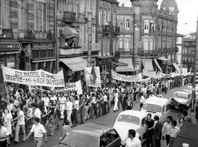 Manifestação de Moradores/Trabalhadores de apoio ao documento do COPCON, na sequência da manifestação de Lisboa de 20 de Agosto de 1975 (2)