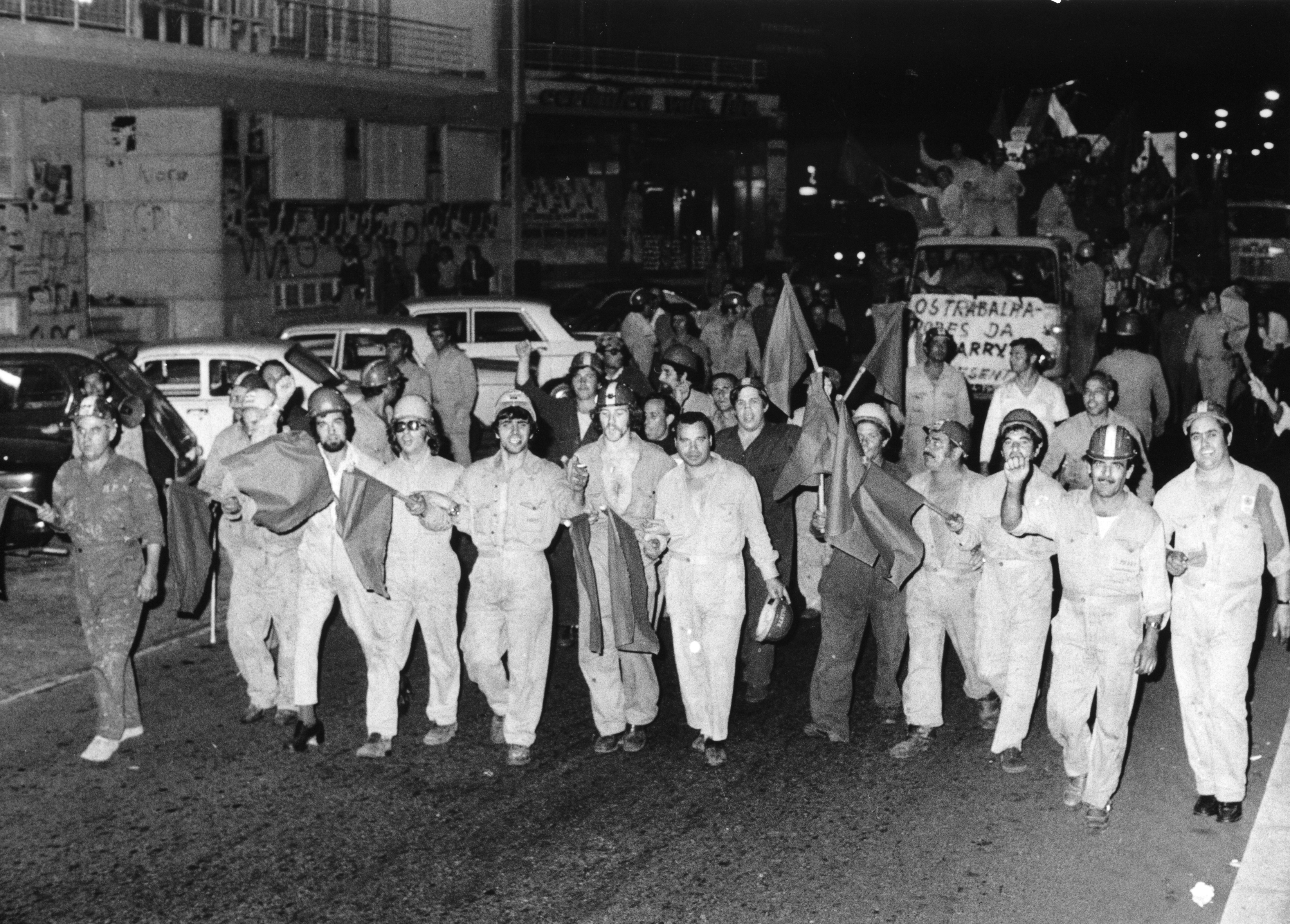 Manifestação de metalúrgicos de apoio a Vasco Gonçalves, outubro de 1975