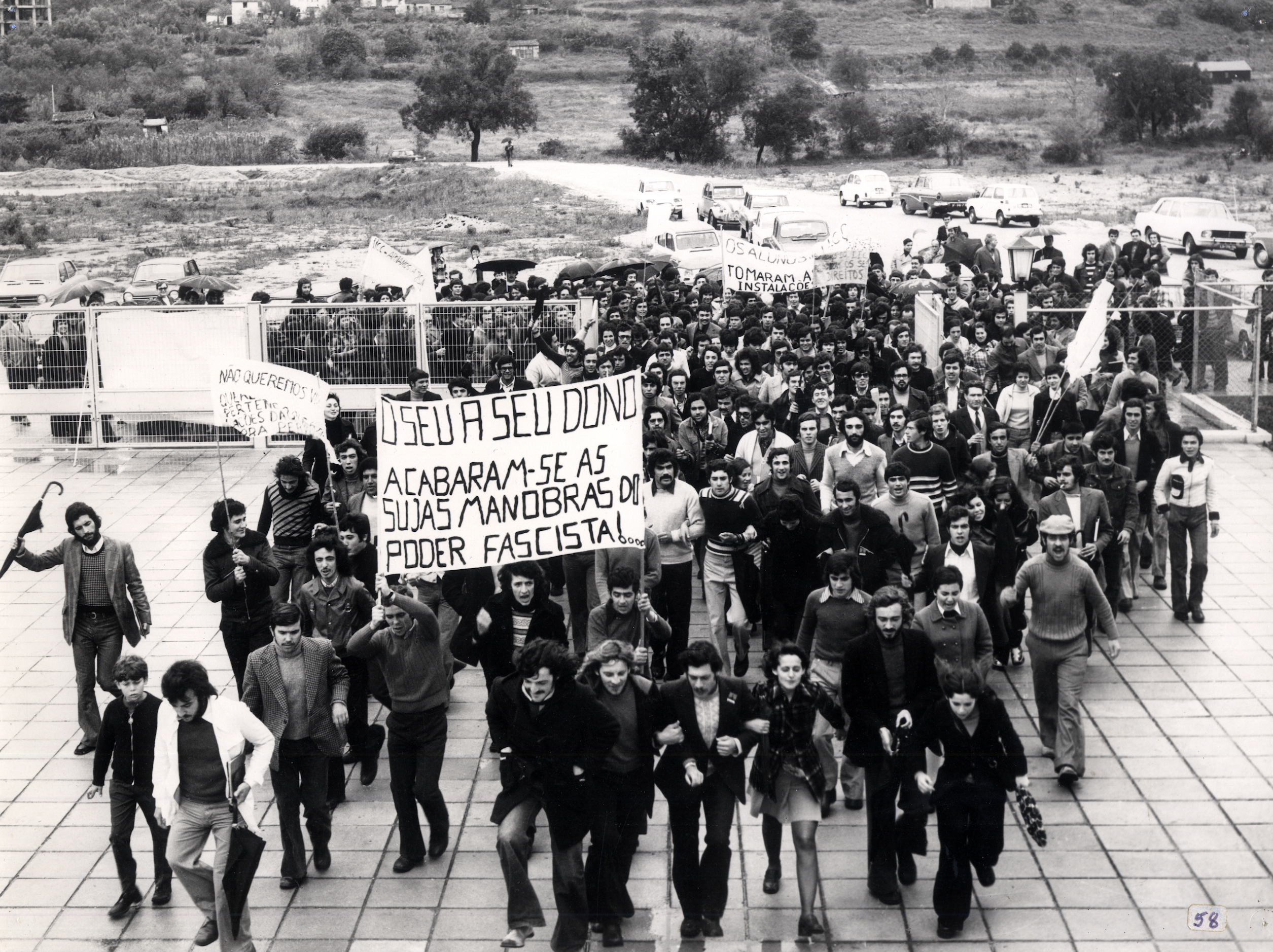 Manifestação em Coimbra junto do Instituto de Engenharia Industrial