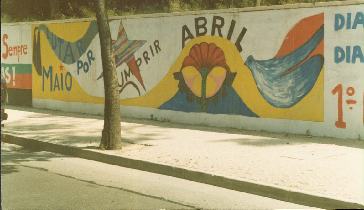 Mural sobre 25 de Abril