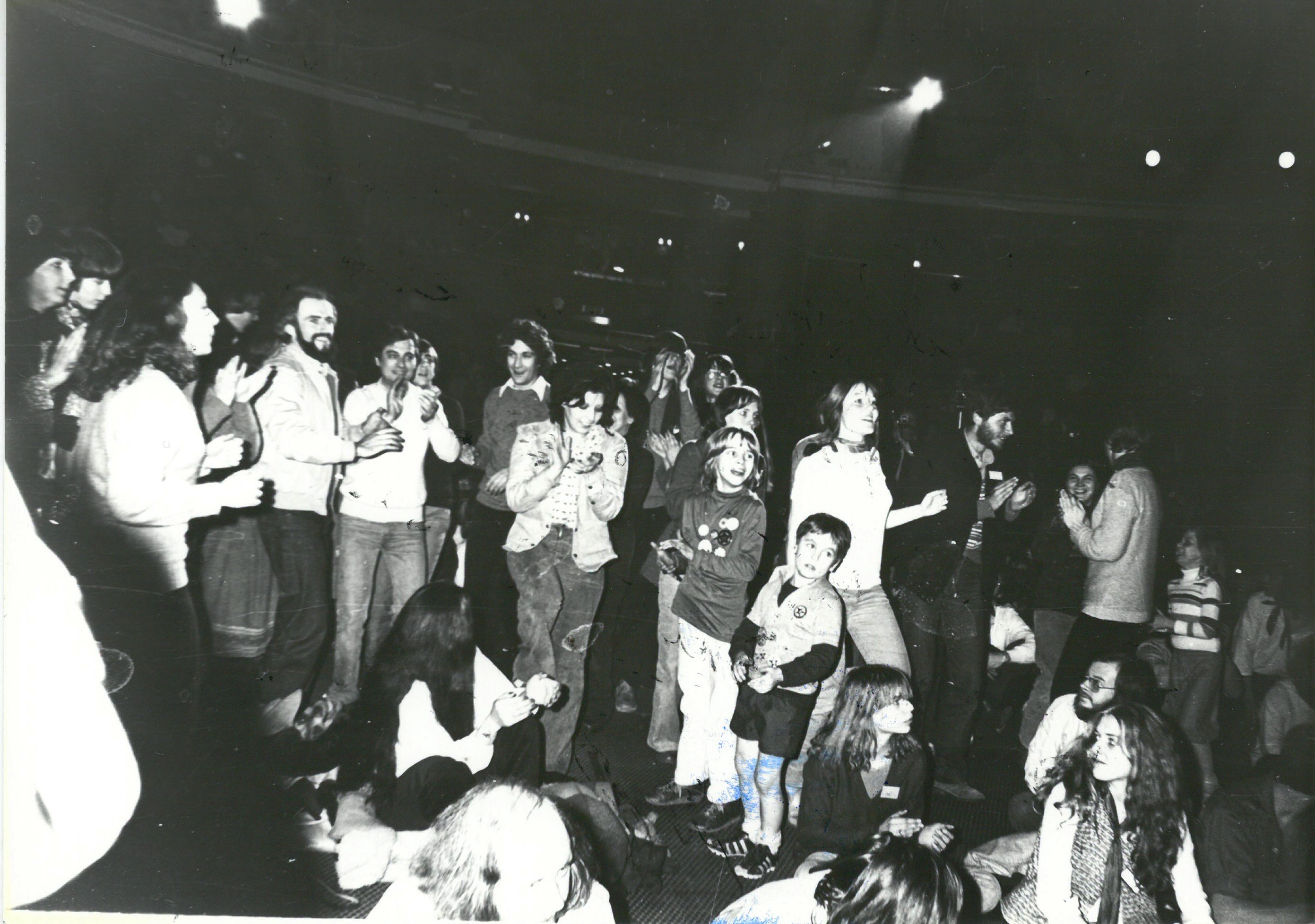 Concerto José Afonso , Bruxelas, 1978, contra festival Eurovisão. Elementos do “Luta Comum” de Londres que viajaram para assistir ao espectáculo