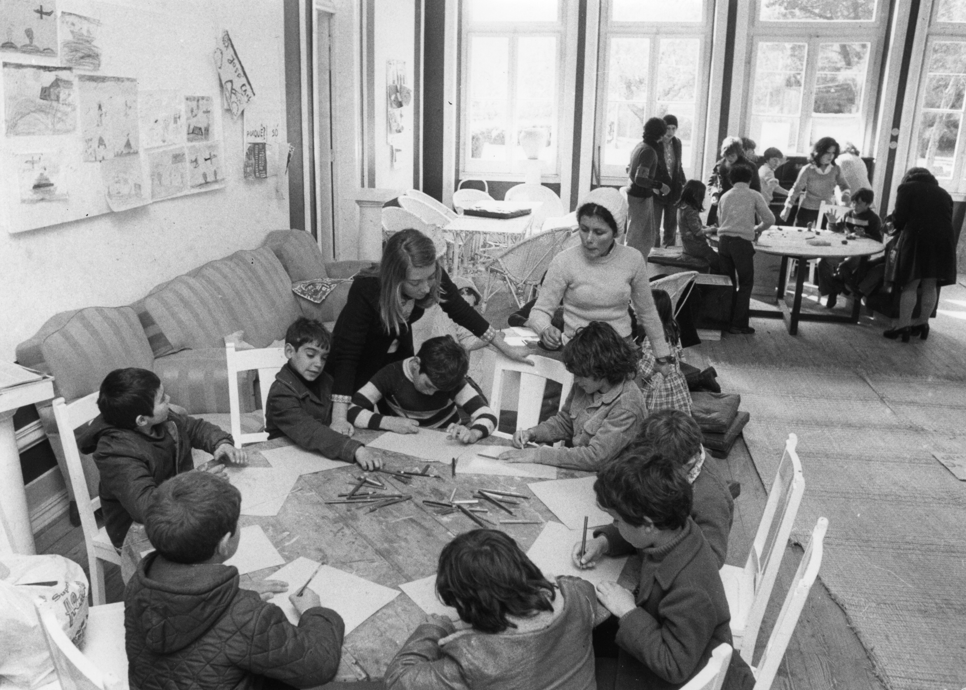 Infantário Popular de Cascais a funcionar nas instalações do Clube dos Milionários (março de 1975)