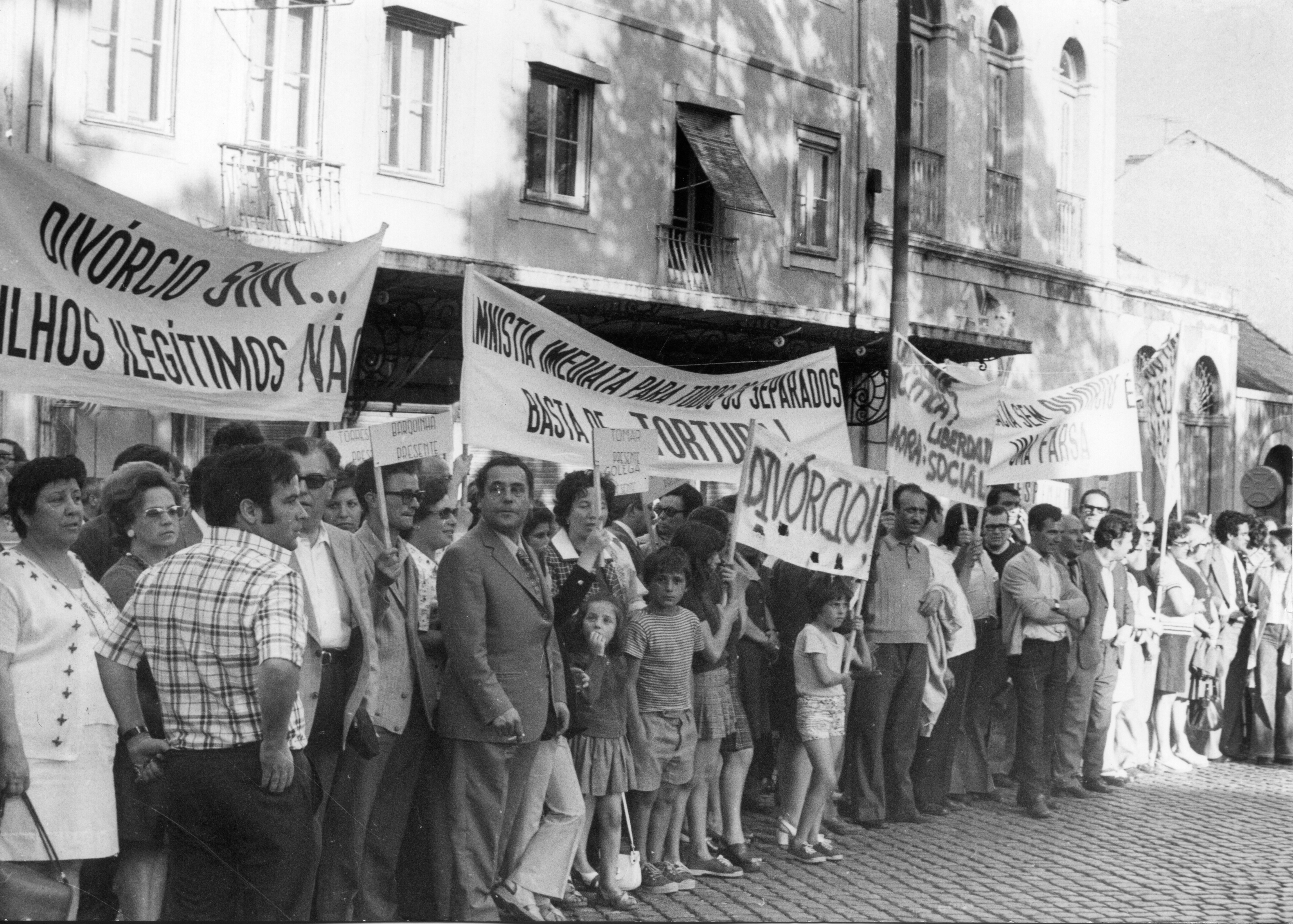 Manifestação a favor do divórcio (julho de 1974)