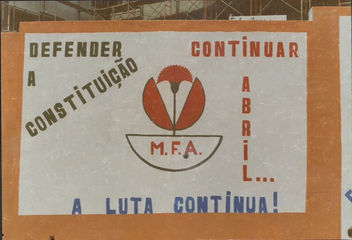 Mural sobre o Movimento das Forças Armadas e a Constituição